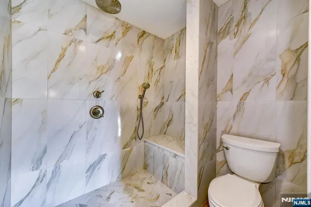 $849,999 | 12 North 1st Avenue, Roxbury Township, NJ 07847