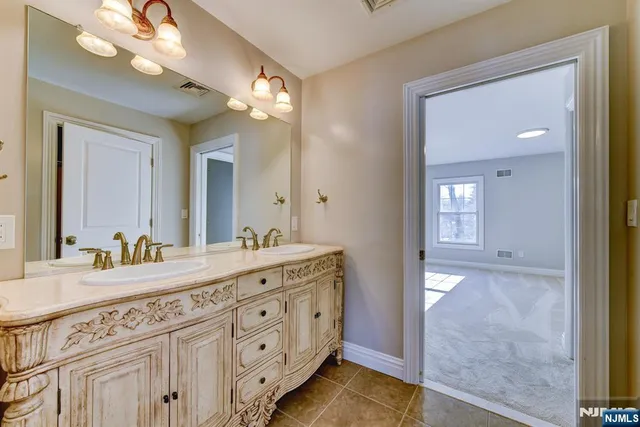 $849,999 | 12 North 1st Avenue, Roxbury Township, NJ 07847