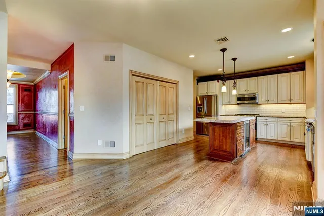 $849,999 | 12 North 1st Avenue, Roxbury Township, NJ 07847