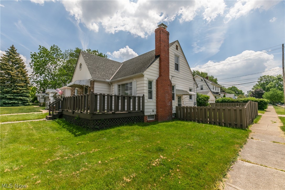 9521 Snow Road Cleveland, OH 44130 - Photo 2 of 35