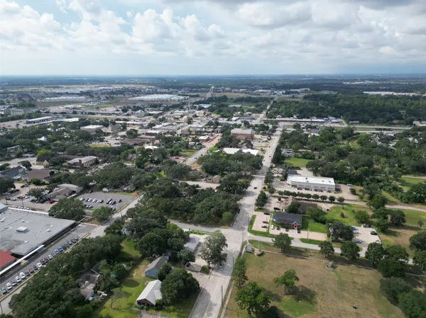 $250,000 | 1402 Avenue D, Katy, TX 77493