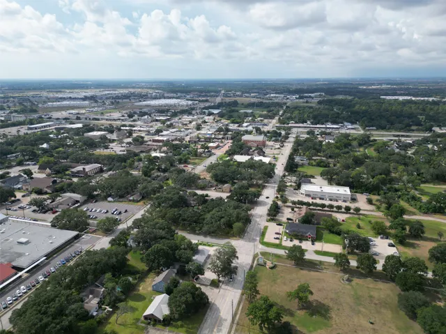 $250,000 | 1402 Avenue D, Katy, TX 77493