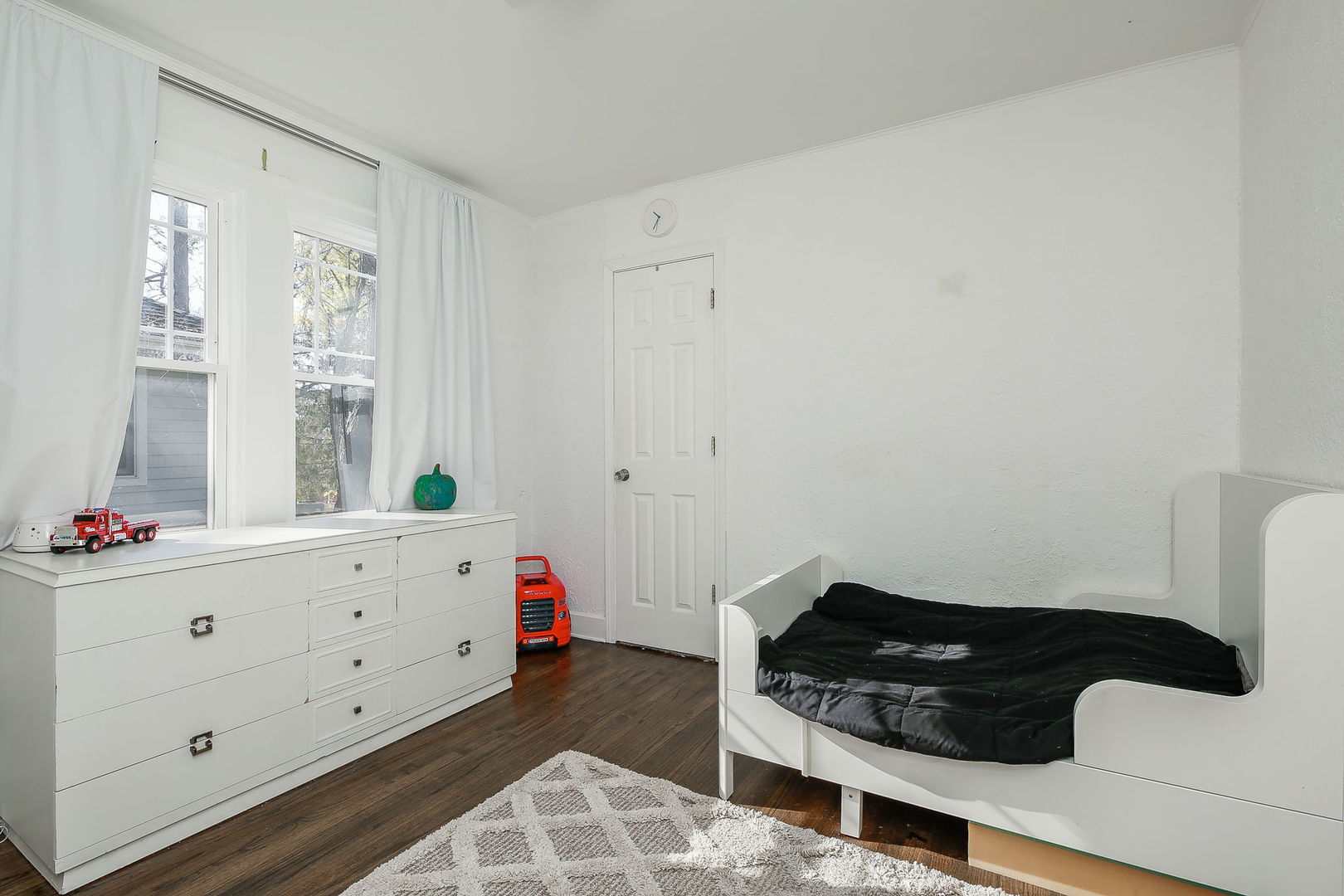 411 Oxford Road Tower Lakes, IL 60010 - Photo 11 of 23 Gallery Image 11
