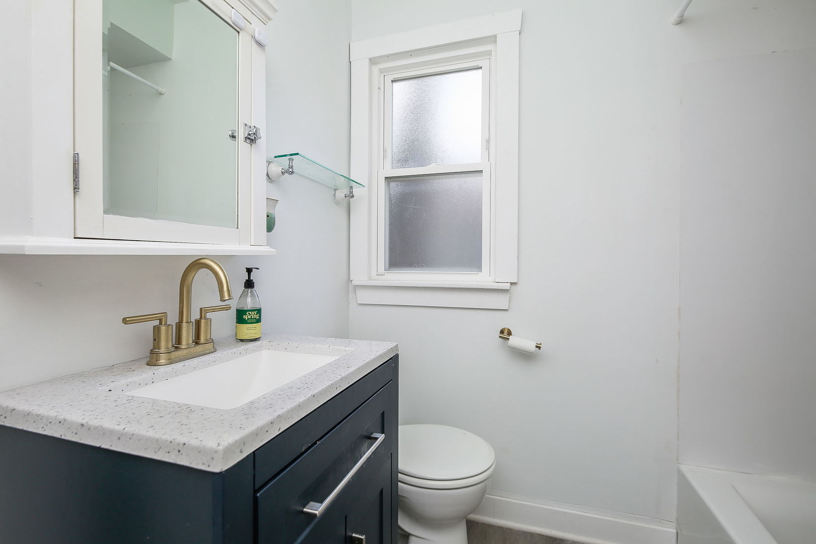 411 Oxford Road Tower Lakes, IL 60010 - Photo 12 of 23 Gallery Image 12
