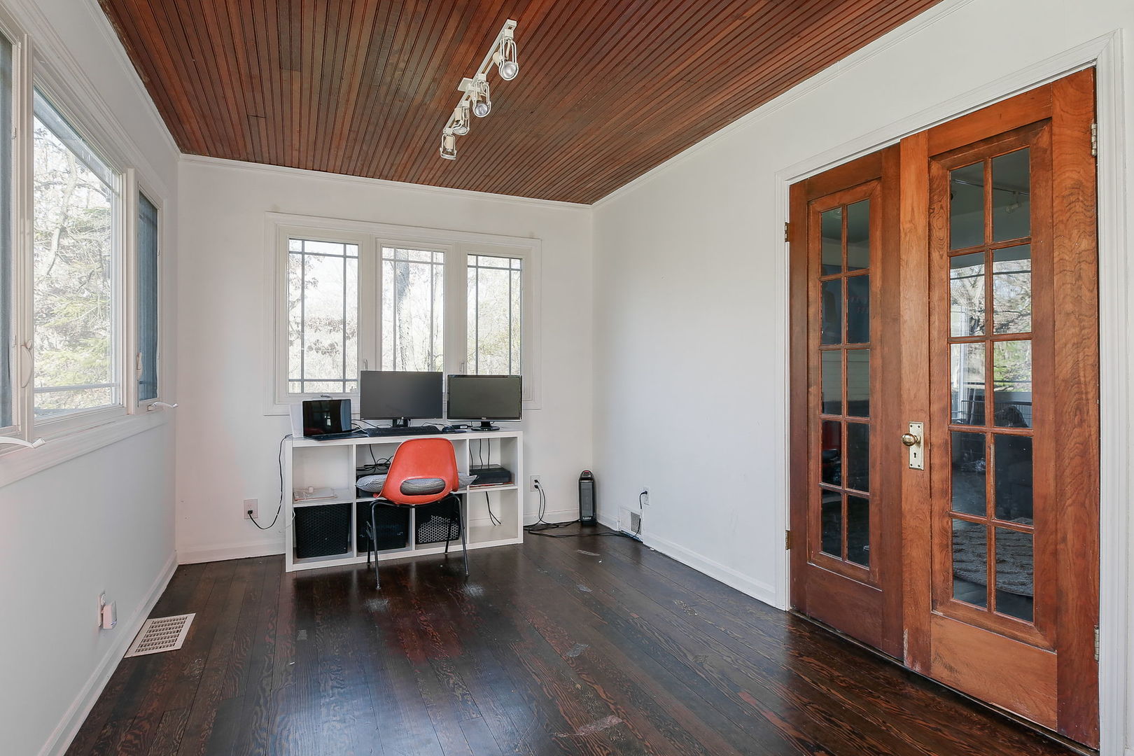411 Oxford Road Tower Lakes, IL 60010 - Photo 4 of 23 Gallery Image 4
