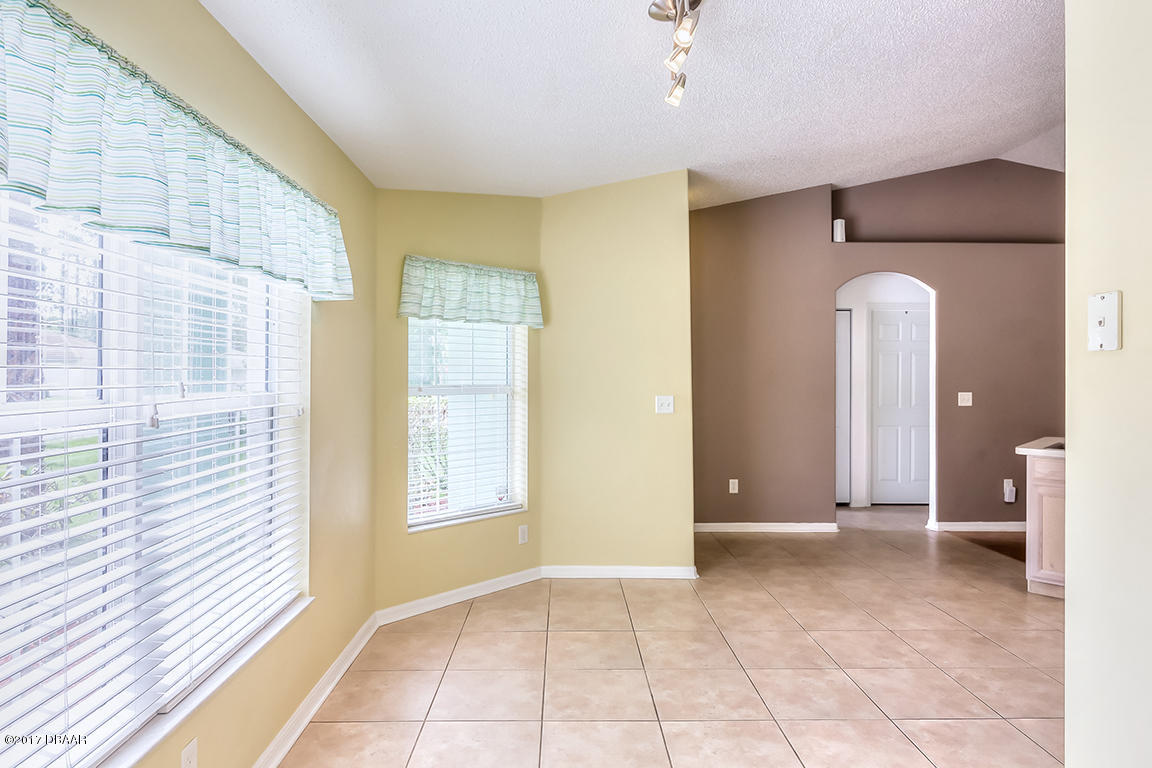 54 Raintree Place Palm Coast, FL 32164 - Photo 3 of 26 54-4