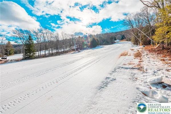 $249,900 | 182 Upper Village Way, Tannersville, PA 18372