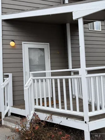 $319,000 | 562 Deer Meadow Court, Unit 4, Moscow, ID 83843