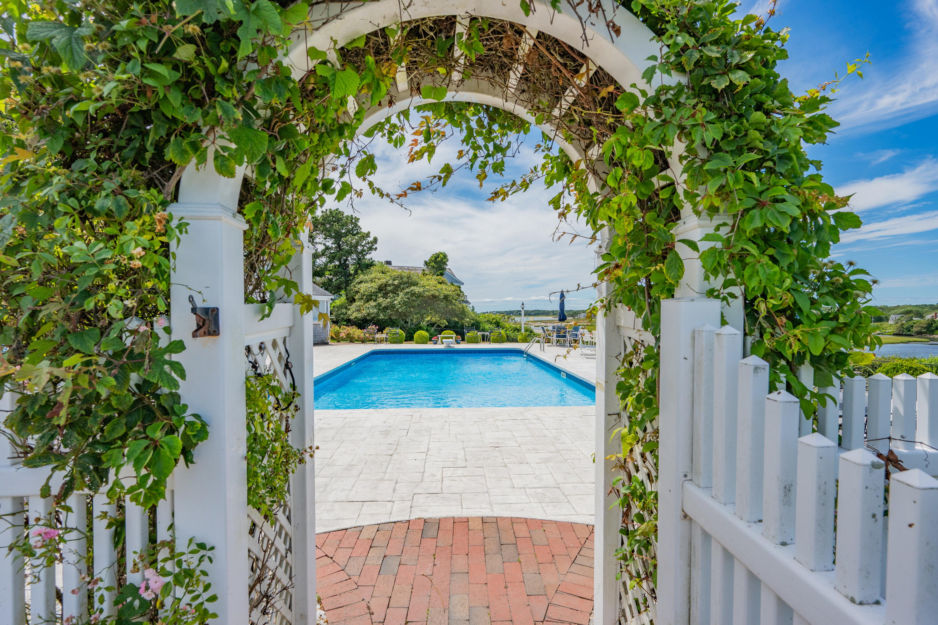 44 Buena Vista Road Chatham, MA 02633 - Photo 4 of 73 Arch