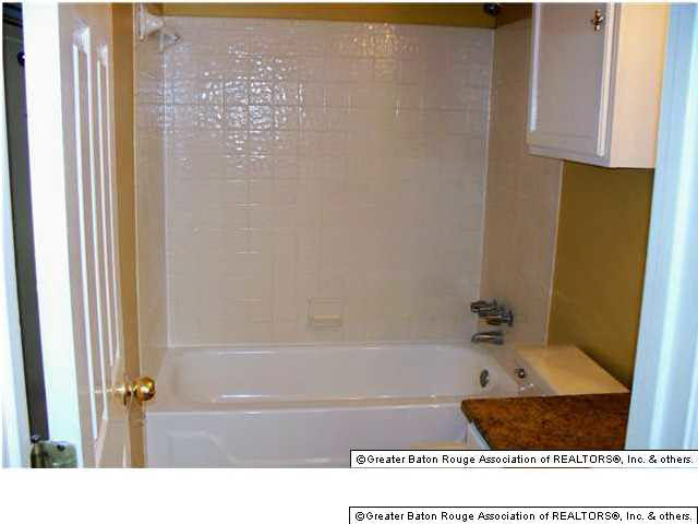 13 Colleen Court Baton Rouge, LA 70808 - Photo 8 of 8 Gallery Image 8