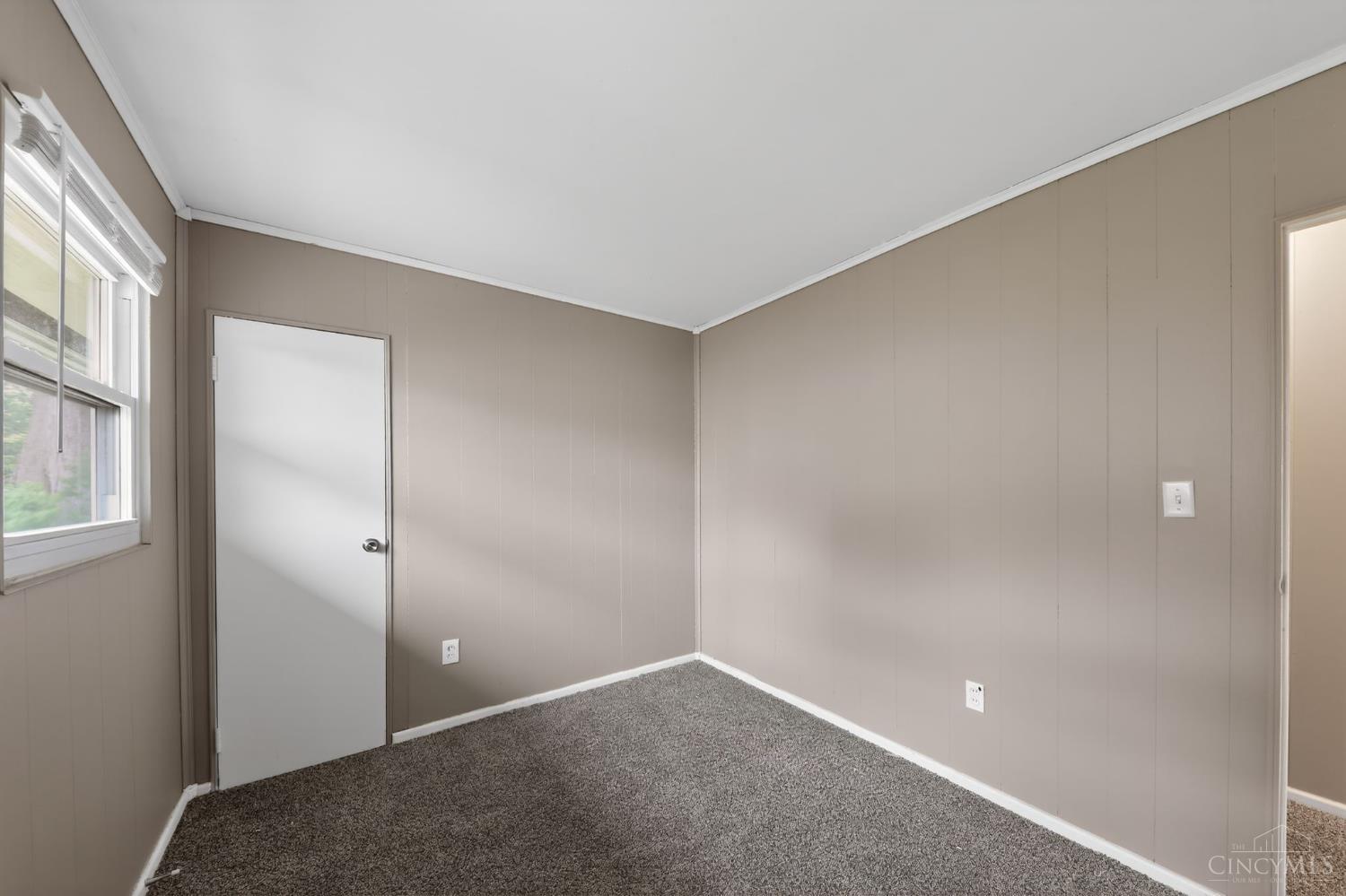 2584 Wenning Road Cincinnati, OH 45231 - Photo 12 of 31