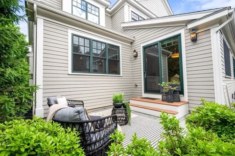 $1,325,000 | 11 Lillian Way, Unit 11, Wayland, MA 01778