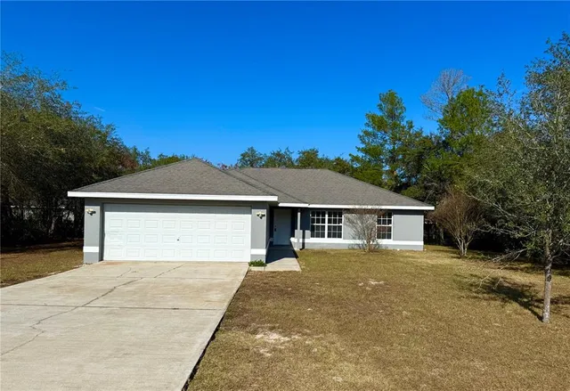 $240,000 | 7 Malauka Pass Lane, Ocklawaha, FL 32179