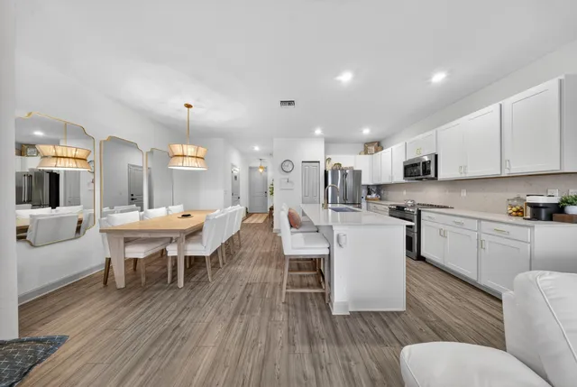 $349,990 | 656 Southeast Lake Falls St Port, Port St. Lucie, FL 34984