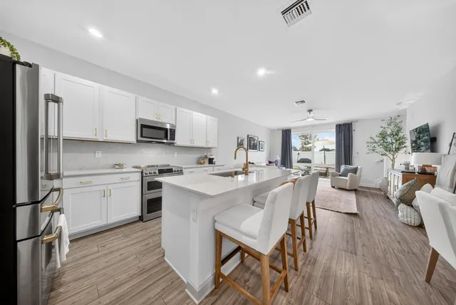 $349,990 | 656 Southeast Lake Falls St Port, Port St. Lucie, FL 34984