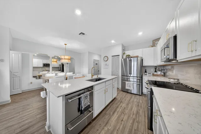 $349,990 | 656 Southeast Lake Falls St Port, Port St. Lucie, FL 34984