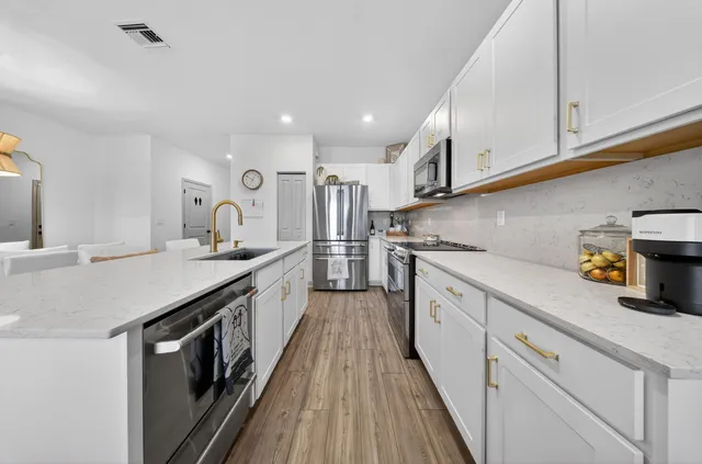 $349,990 | 656 Southeast Lake Falls St Port, Port St. Lucie, FL 34984