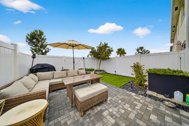 $349,990 | 656 Southeast Lake Falls St Port, Port St. Lucie, FL 34984