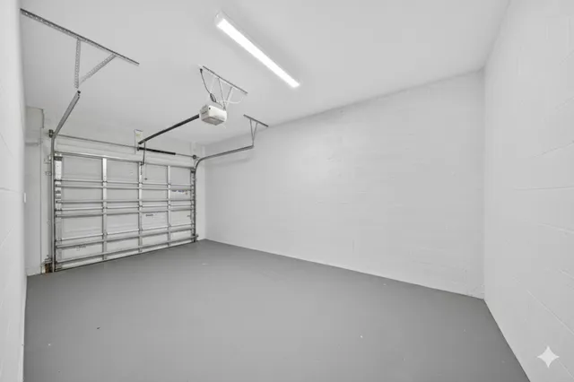 $349,990 | 656 Southeast Lake Falls St Port, Port St. Lucie, FL 34984