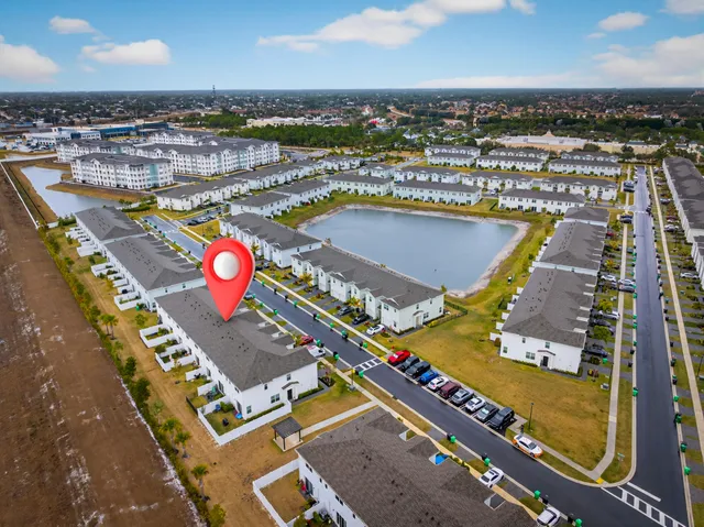 $349,990 | 656 Southeast Lake Falls St Port, Port St. Lucie, FL 34984