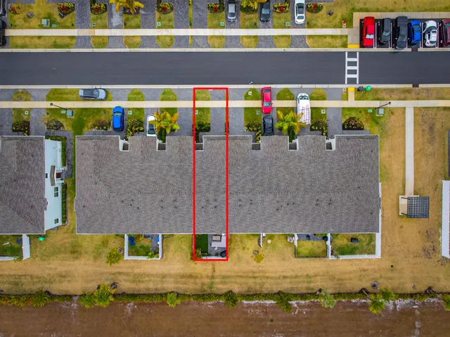 $349,990 | 656 Southeast Lake Falls St Port, Port St. Lucie, FL 34984