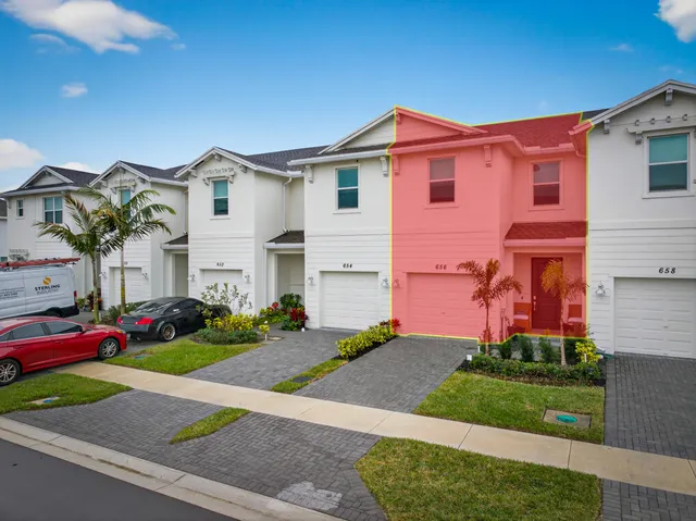 $349,990 | 656 Southeast Lake Falls St Port, Port St. Lucie, FL 34984