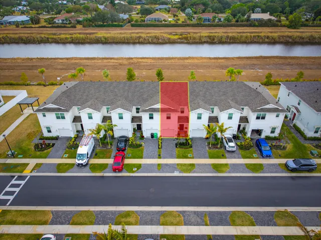 $349,990 | 656 Southeast Lake Falls St Port, Port St. Lucie, FL 34984