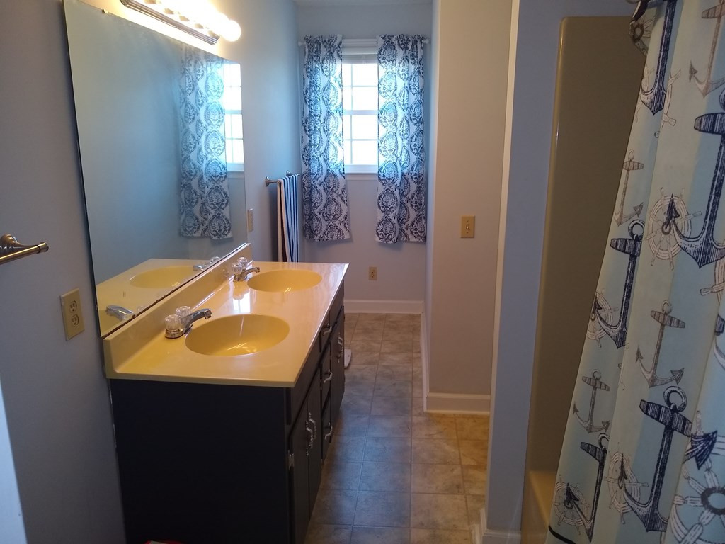 3052 Reevesville Road Bowman, SC 29018 - Photo 4 of 31 Master Bathroom