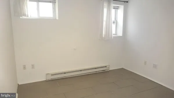 $1,700 | 1420 Hopkins Street Northwest, Unit 1, Washington, DC 20036