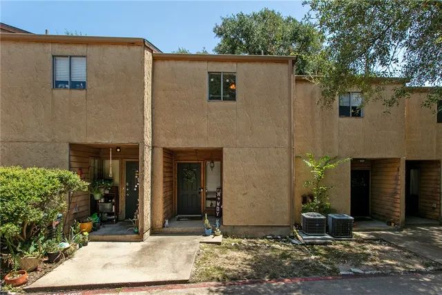 $139,000 | 4345 Carter Creek Parkway, Unit 11, Bryan, TX 77802