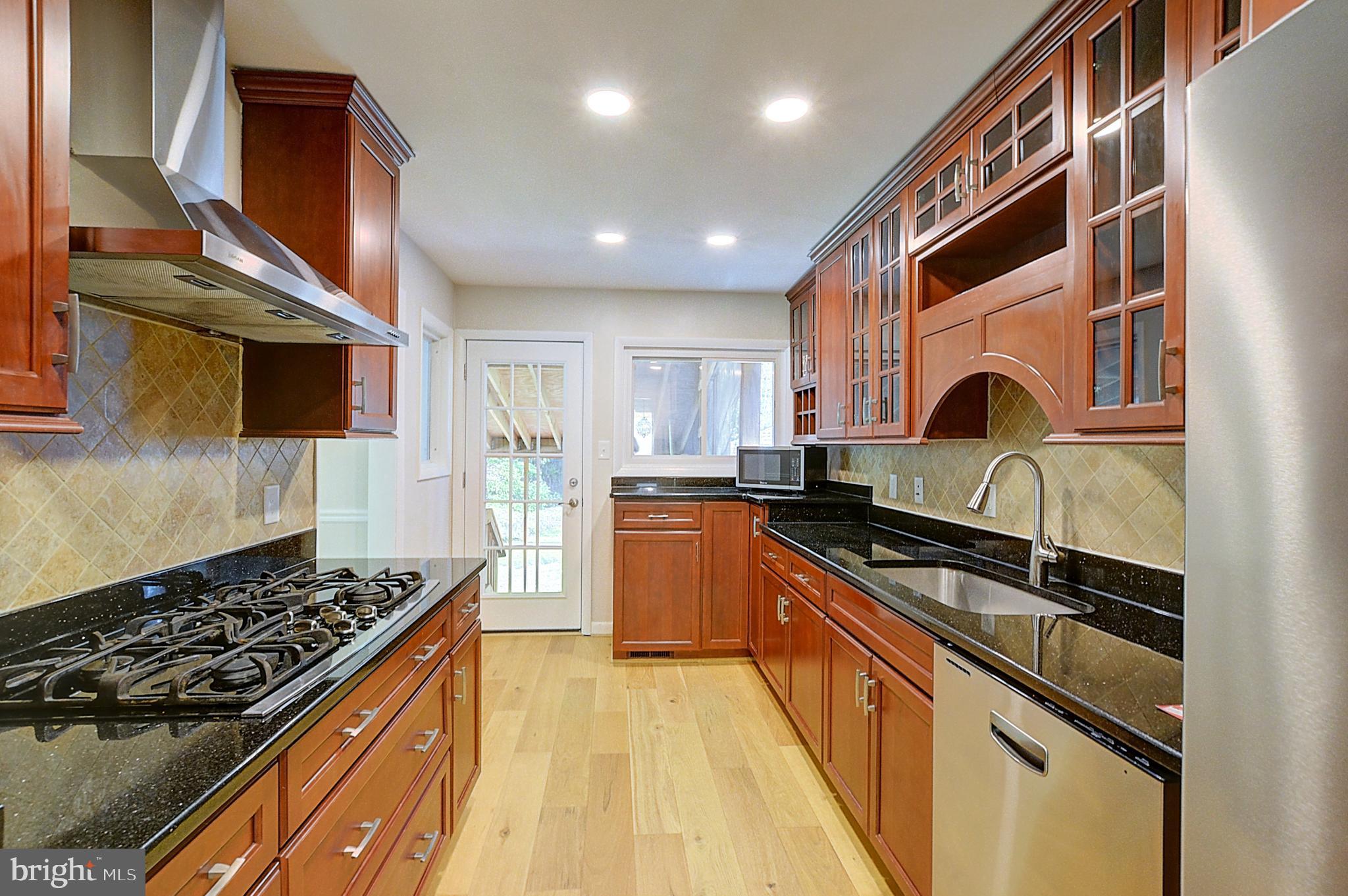 6306 Rockhurst Road Bethesda, MD 20817 - Photo 8 of 28