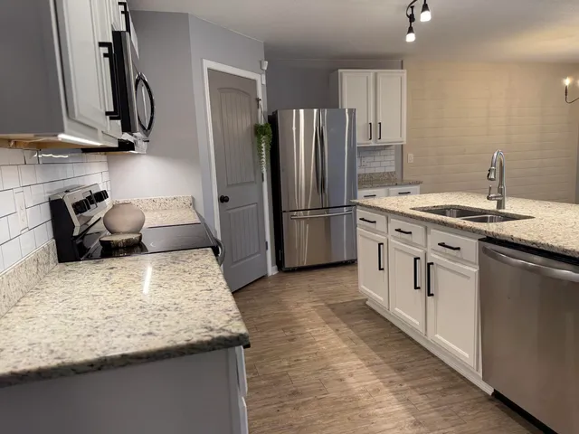 $2,150 | 351 Merlin Court, Crestview, FL 32539