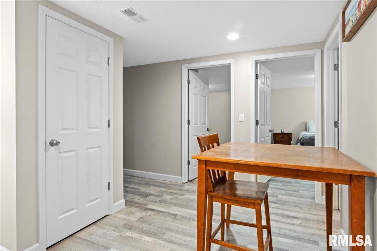 2329 Yale Boulevard Springfield, IL 62703 - Photo 23 of 37