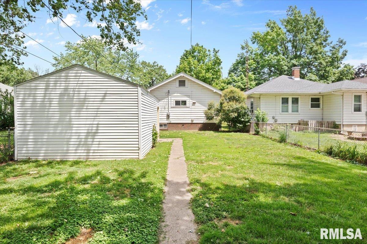 2329 Yale Boulevard Springfield, IL 62703 - Photo 33 of 37