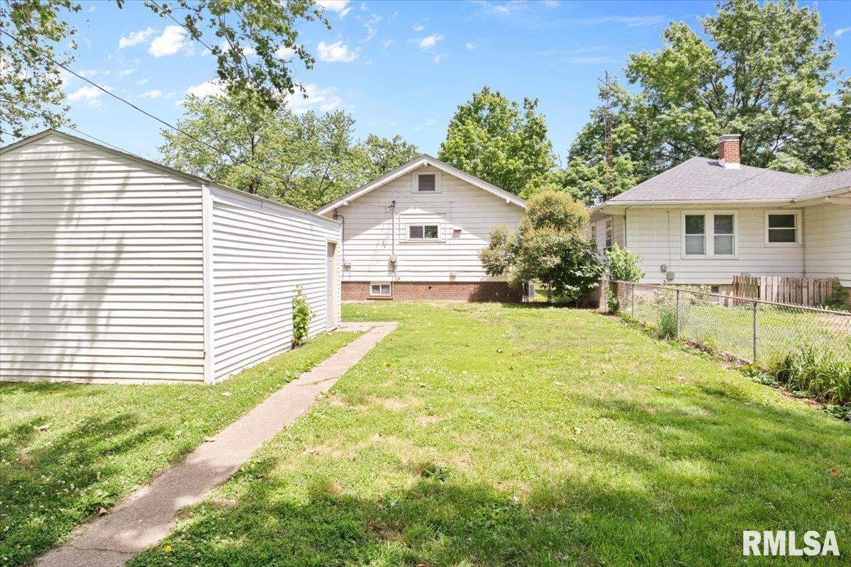 2329 Yale Boulevard Springfield, IL 62703 - Photo 34 of 37