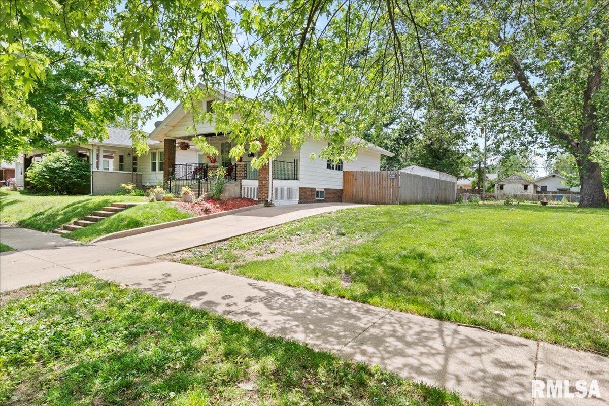 2329 Yale Boulevard Springfield, IL 62703 - Photo 5 of 37