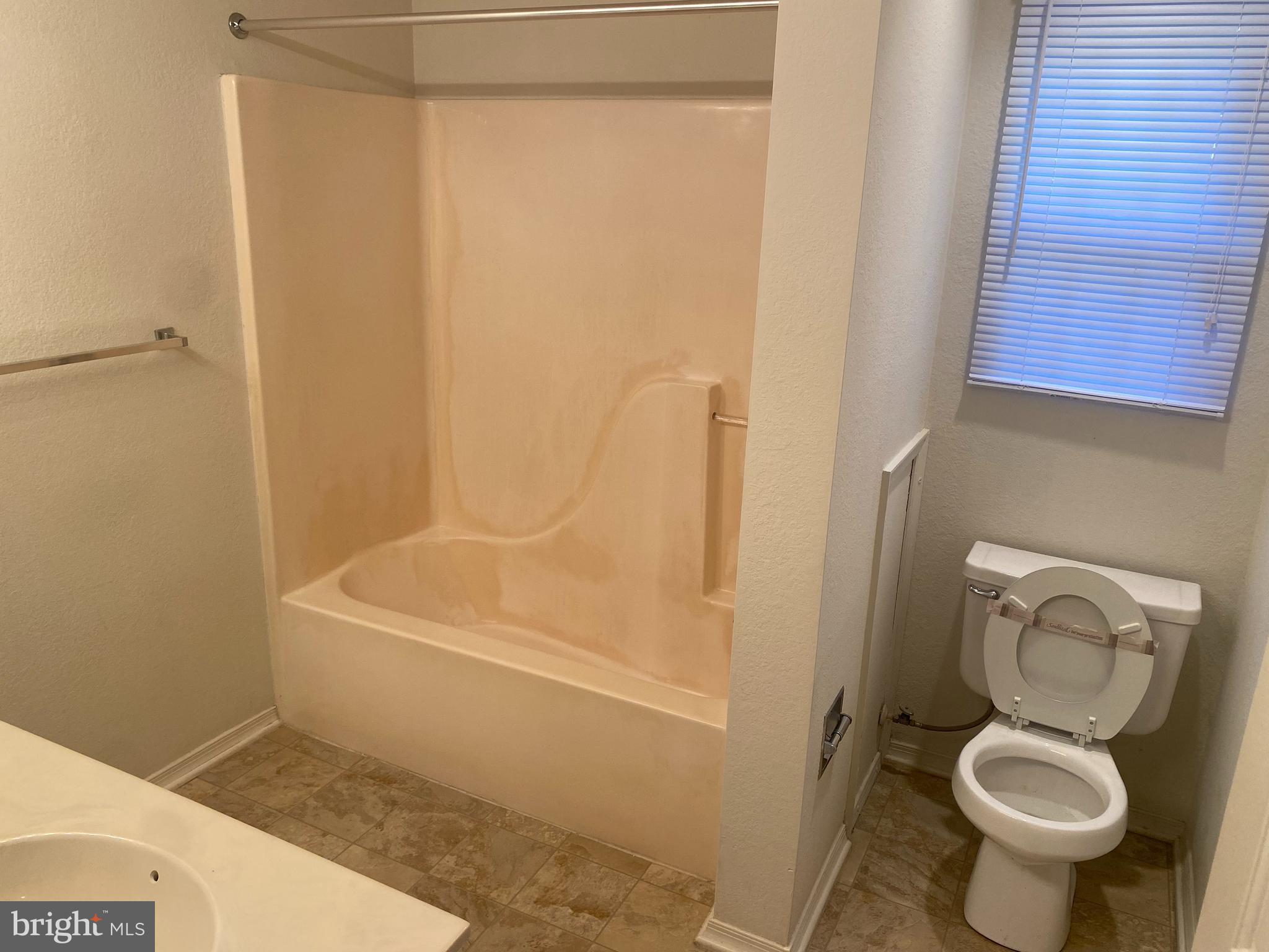 9821 Keyser Point Road, Unit 3B2 Ocean City, MD 21842 - Photo 8 of 13 Master bathroom