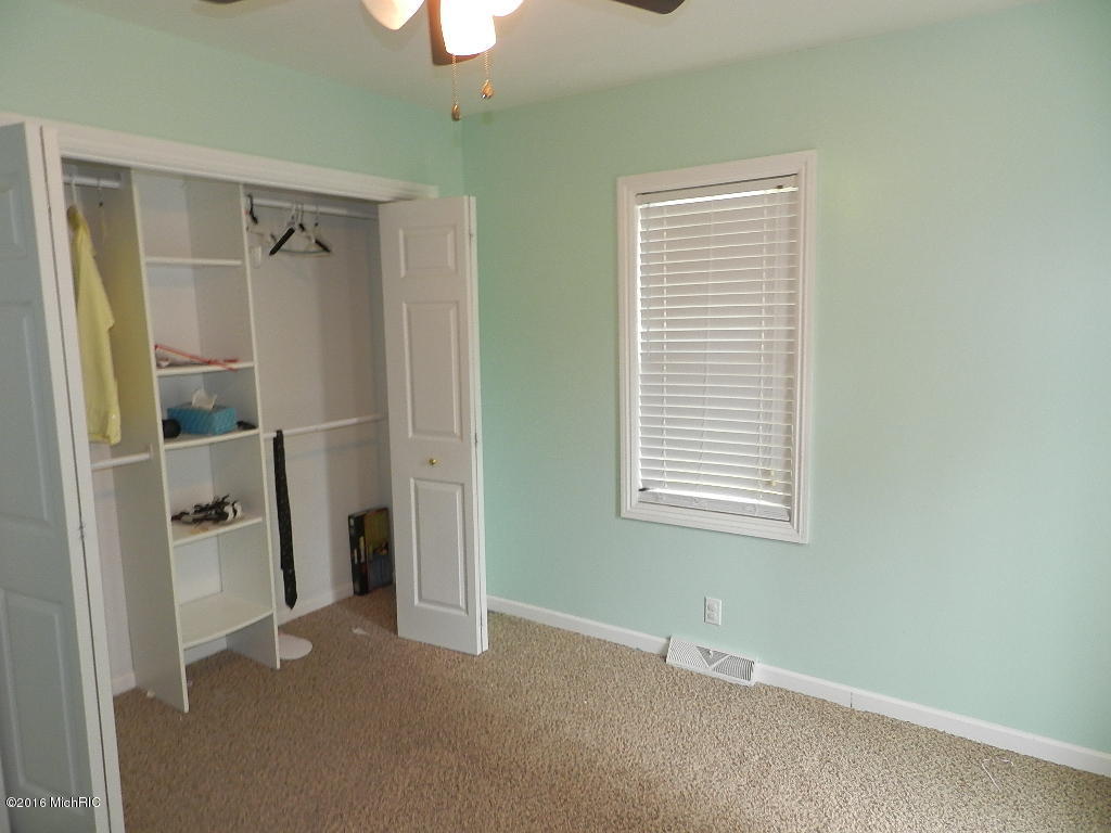 646 Sheridan Road St. Joseph, MI 49085 - Photo 12 of 18 DSCN9607