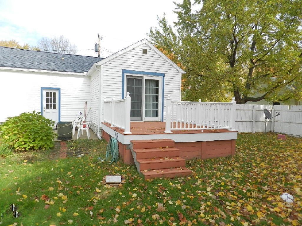 646 Sheridan Road St. Joseph, MI 49085 - Photo 5 of 18 DSCN9601