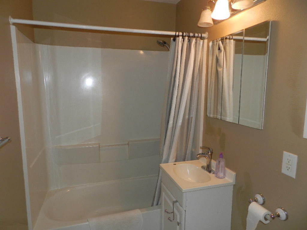 646 Sheridan Road St. Joseph, MI 49085 - Photo 10 of 18 DSCN9605