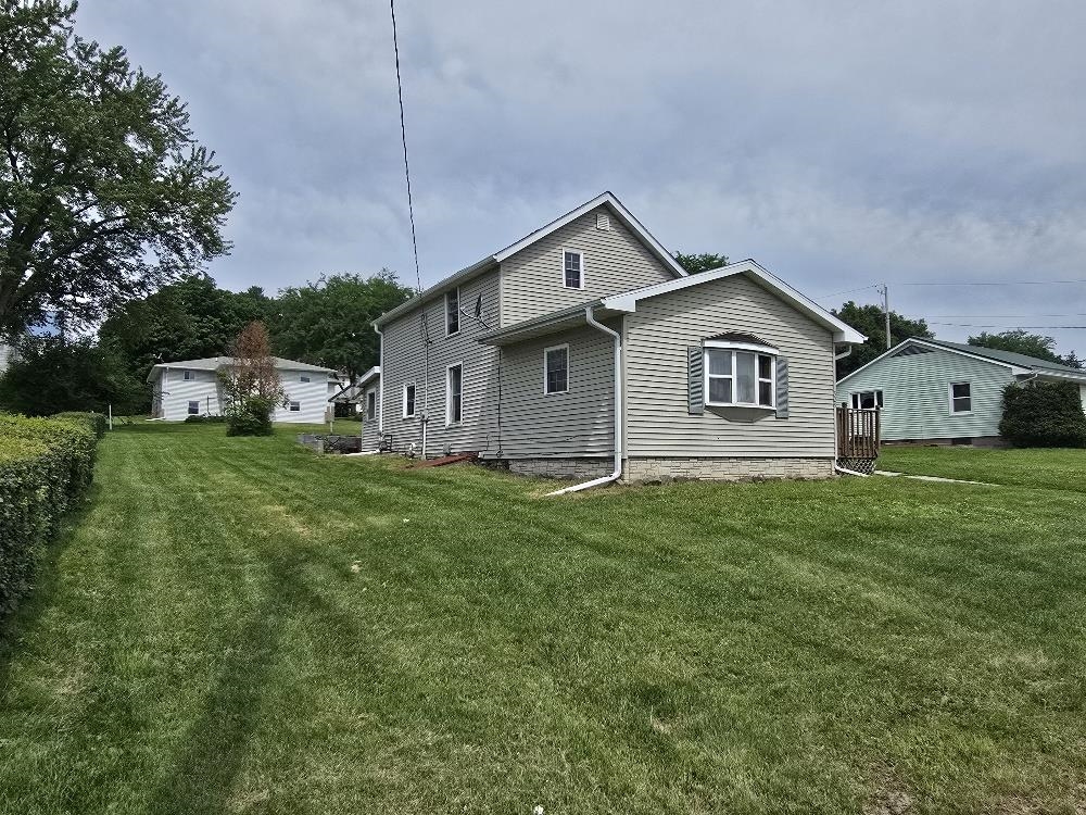529 Mill Street Bloomington, WI 53804 - Photo 3 of 8