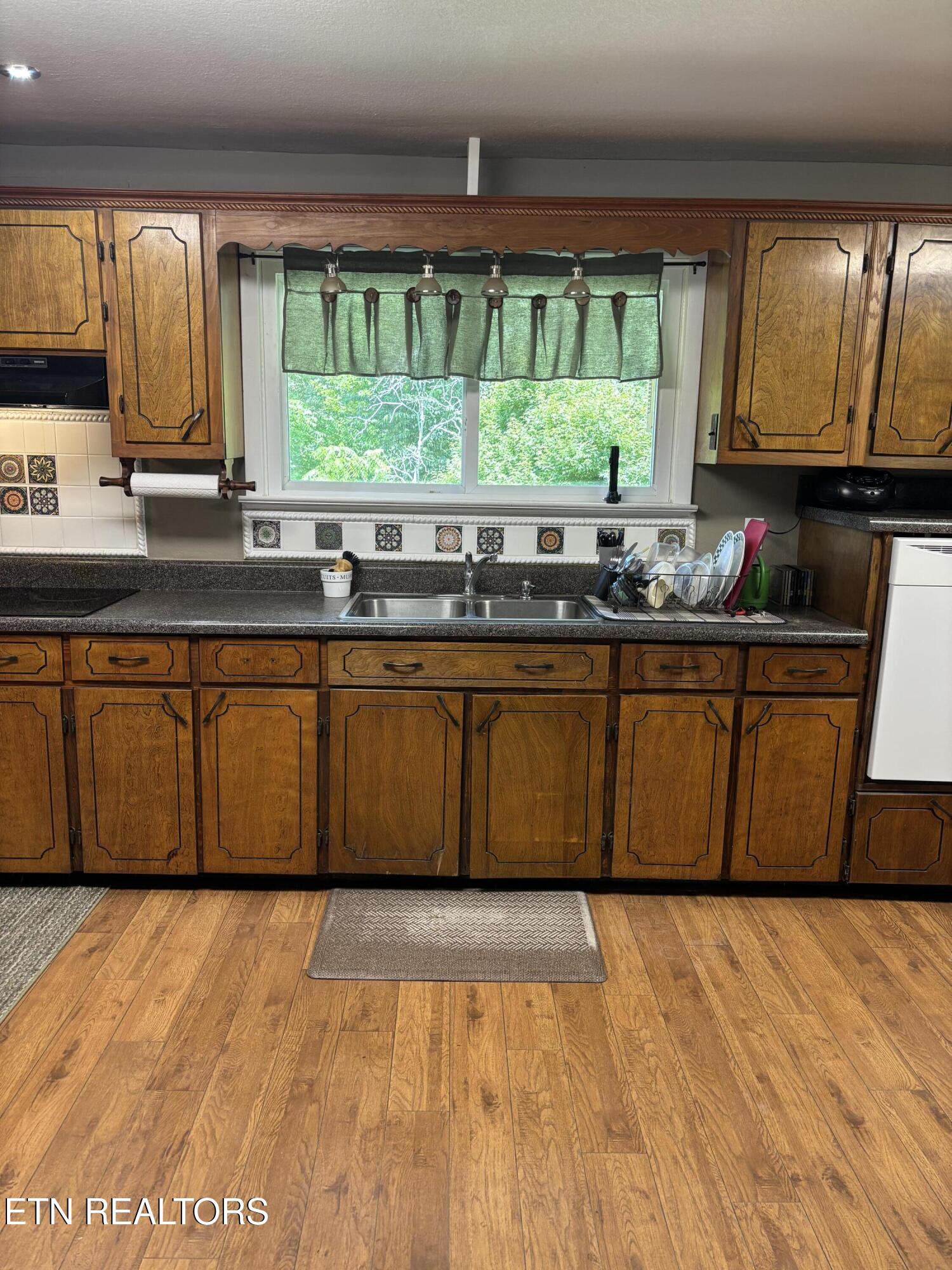 975 Lawson Road Crossville, TN 38571 - Photo 8 of 41 04 (3)