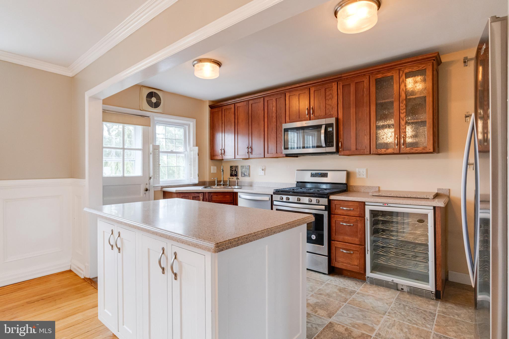 407 Stratford Road Catonsville, MD 21228 - Photo 11 of 48 Gallery Image 11