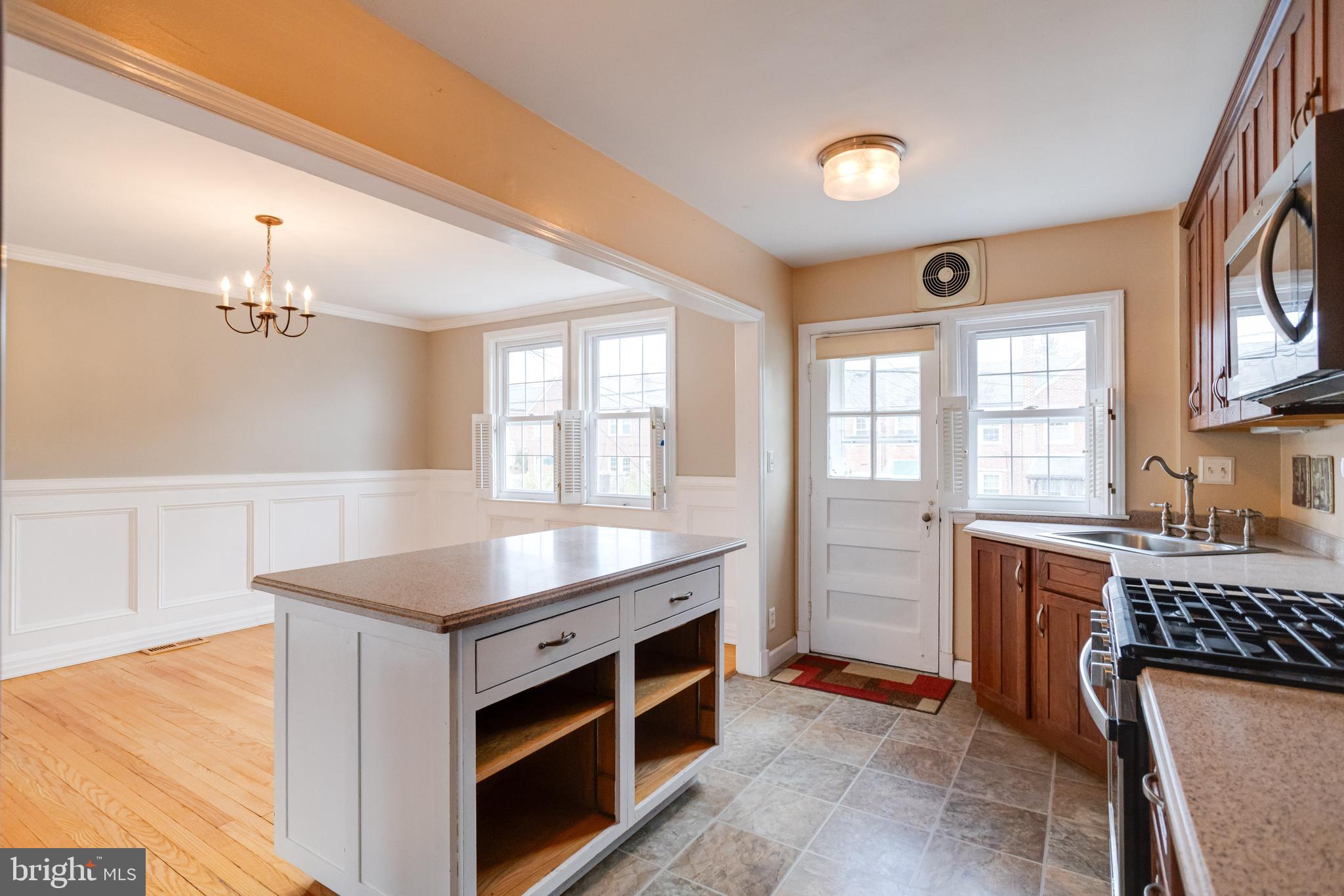407 Stratford Road Catonsville, MD 21228 - Photo 13 of 48 Gallery Image 13