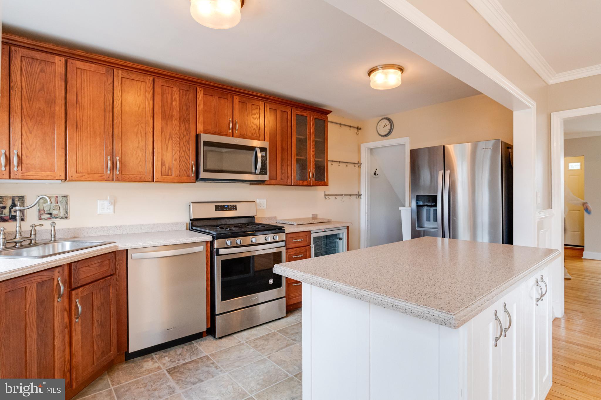 407 Stratford Road Catonsville, MD 21228 - Photo 9 of 48 Gallery Image 9