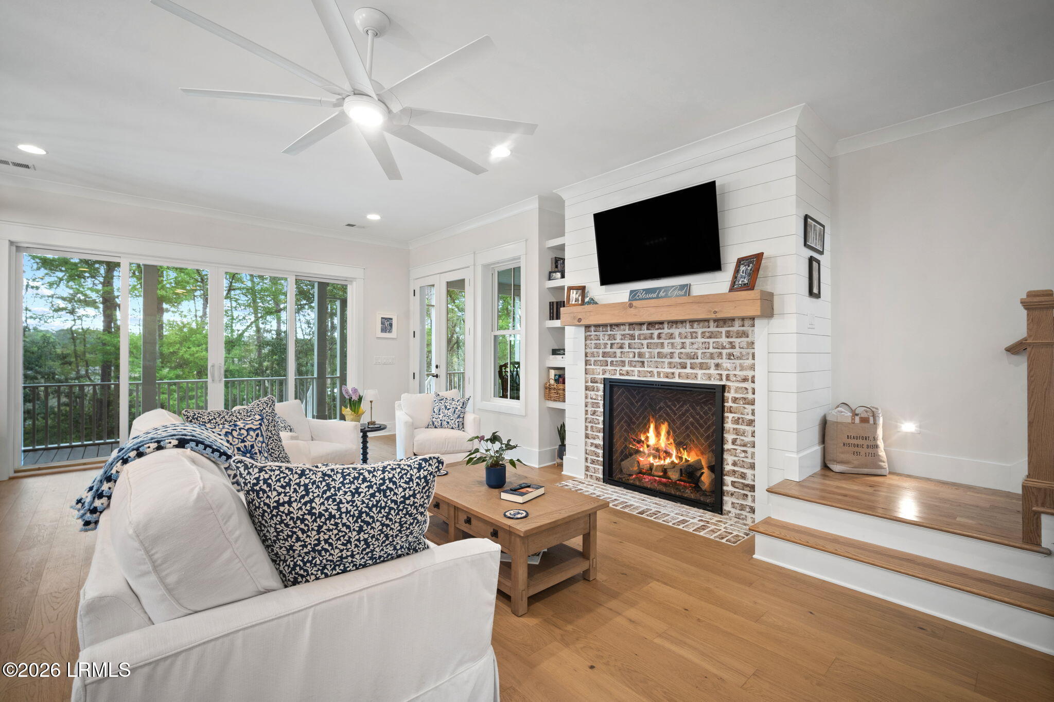 540 Sams Point Road Beaufort, SC 29907 - Photo 12 of 83 .Livingroom (5)