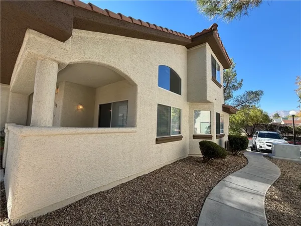 $2,000 | 1208 Fascination Street, Las Vegas, NV 89128