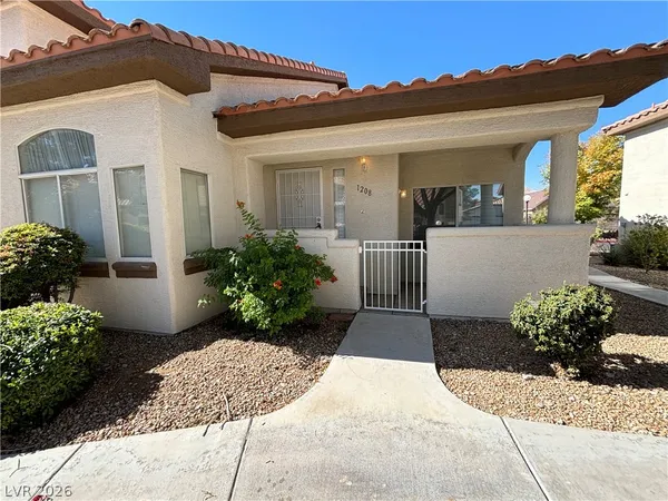 $2,000 | 1208 Fascination Street, Las Vegas, NV 89128