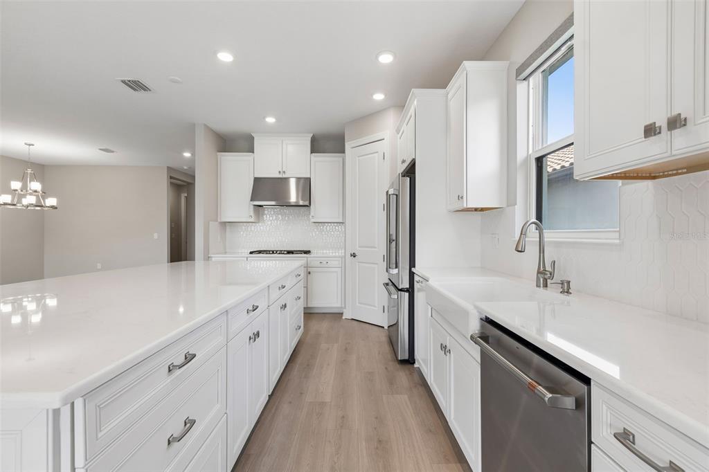 4292 Graticola Road Wesley Chapel, FL 33543 - Photo 13 of 100