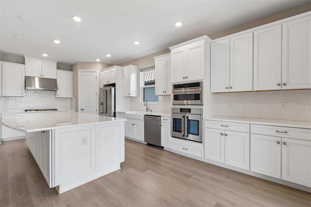4292 Graticola Road Wesley Chapel, FL 33543 - Photo 14 of 100